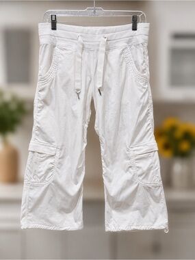 Lululemon Athletica Woman’s Cargo Capri Crop Pants Size 6 Stretch Drawstring
